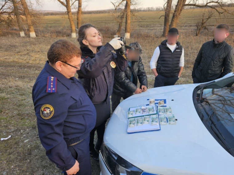 В Александровском округе мужчина подозревается в покушении на взяточничество. В Александровском округе мужчина подозревается в покушении на взяточничество.