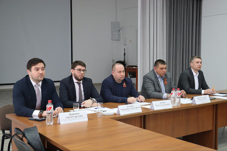 Встреча с предпринимателями. Встреча с предпринимателями.