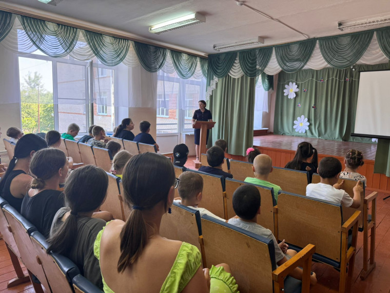 В Новоселицком округе полицейские провели профилактическую акцию «Защита». В Новоселицком округе полицейские провели профилактическую акцию «Защита».